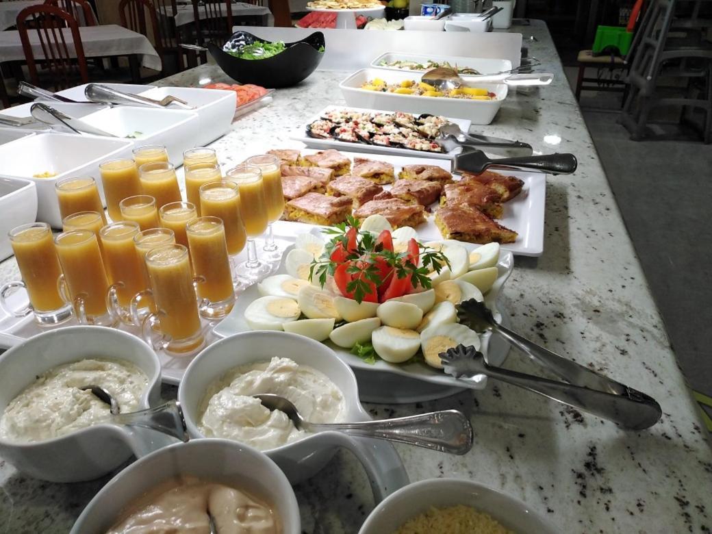 品埃洛酒店 阿兰扎达 外观 照片